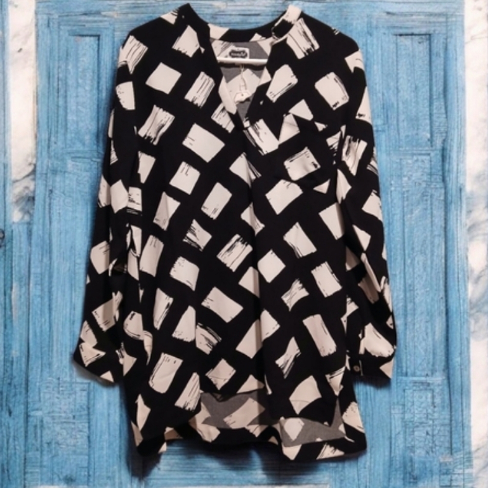 Mud pie Black White Shirt Blouse Checked Pocket size Large